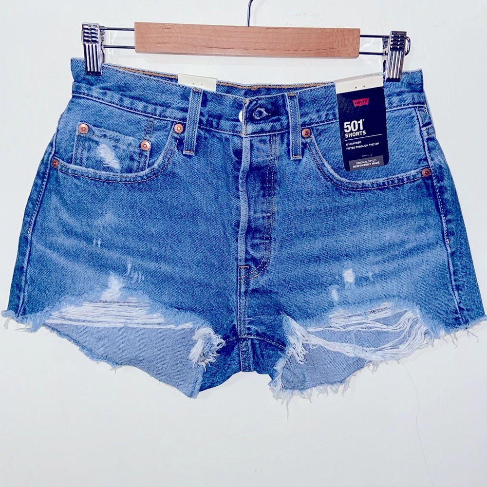 New Levi’s shorts  size 27